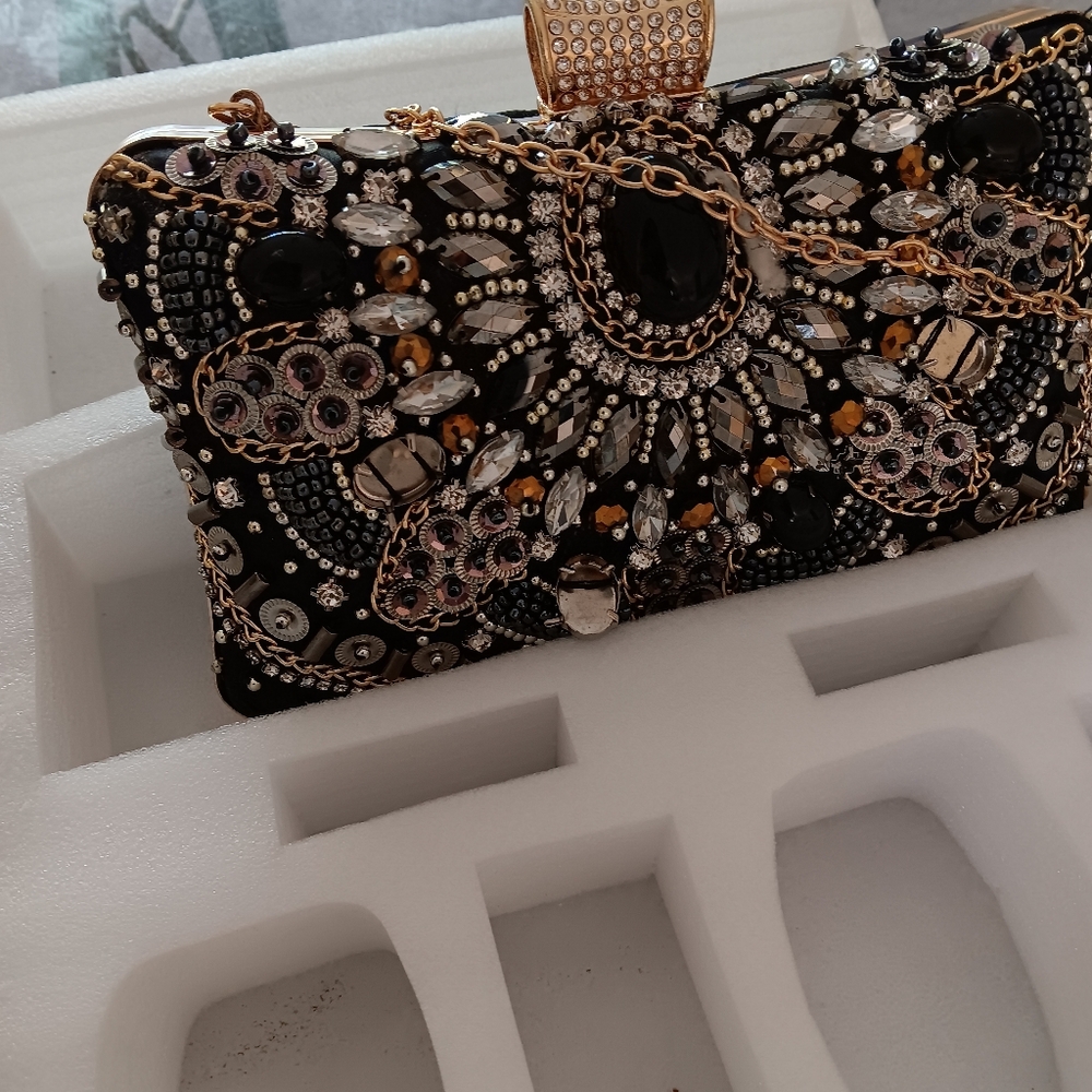 Purse black and gold
